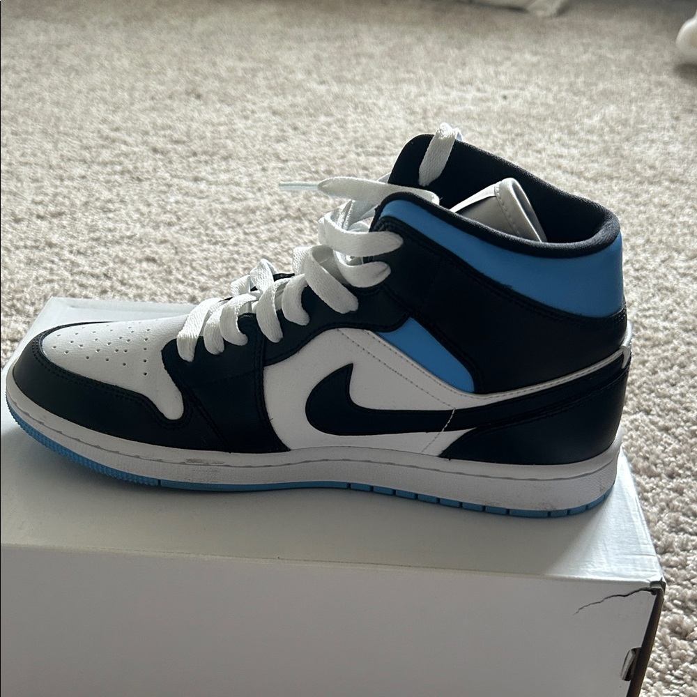 Nike Air Jordan Black and Blue Athletic Shoes - Picture 4 of 4